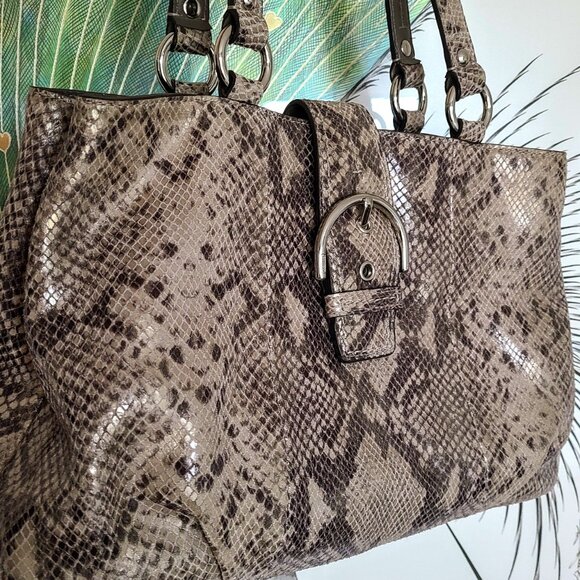Mint Condition Y2K COACH F19679 Soho Pythoin Embossed Leather Shoulder/ Tote Bag - Picture 3 of 14
